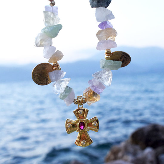 Κολιέ με Βυζαντινό Σταυρό και ακανόνιστες πέτρες χαλαζία